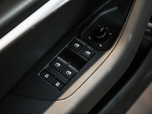 2021h 45 TFSI xӸ {܇ƅ^	