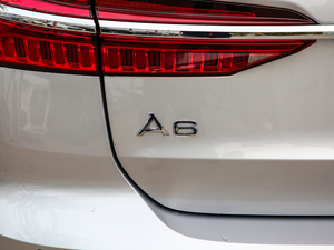 2021̽ 55 TFSI ԽҰ ^