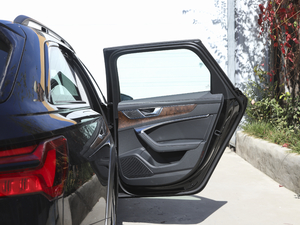 2021̽ 55 TFSI ԽҰ g