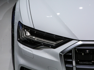 2021̽ 55 TFSI ԽҰ ^