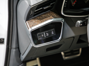 2021̽ 55 TFSI ԽҰ п؅^