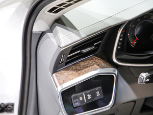 2021̽ 55 TFSI ԽҰ п؅^