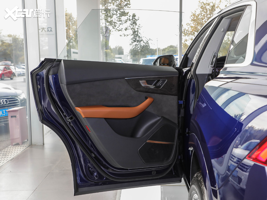 2021��W��Q8 45 TFSI ���x�Ӹ���