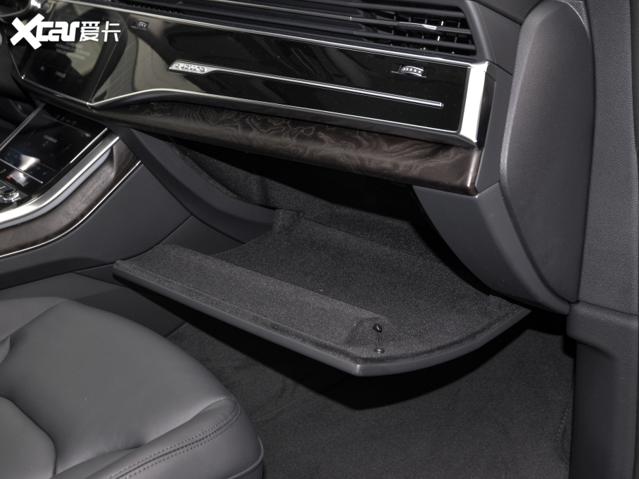 2021��W��Q8 45 TFSI ���A������