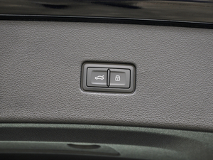 2021��55 TFSI ���x�Ӹ��� �п؅^