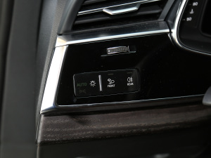 2021��55 TFSI ���A�Ӹ��� ���g����