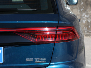 2021��55 TFSI ���x�Ӹ��� �������^