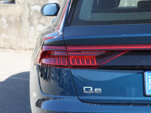 2021��55 TFSI ���x�Ӹ��� �������^