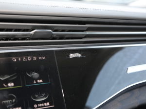 2021��55 TFSI ���x�Ӹ��� �п؅^