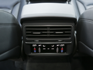 2021��55 TFSI ���x�Ӹ��� �п؅^