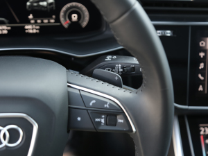 2021��55 TFSI ���x�Ӹ��� �п؅^