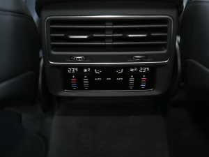 2021��55 TFSI ���x�Ӹ��� �п؅^