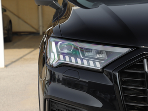 202155 TFSI quattro S line\ ^