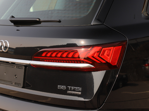 202155 TFSI quattro S line\ ^