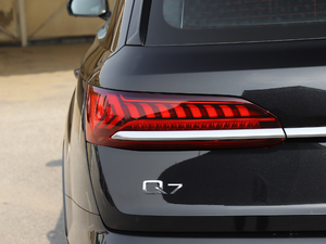 202155 TFSI quattro S line\ ^