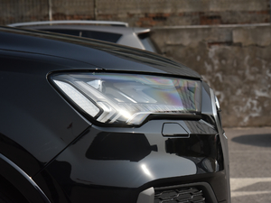 202145 TFSI quattro S line\ ^