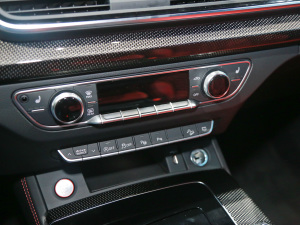 20213.0 TFSI quattro п؅^