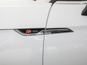 2021��Cabriolet 45 TFSI quattro ���x�Ӹ��� �������^