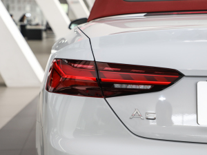 2021��Cabriolet 45 TFSI quattro ���x�Ӹ��� �������^