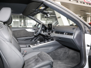 2021��Cabriolet 45 TFSI quattro ���x�Ӹ��� �п؅^