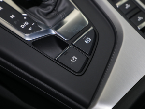 2021��Cabriolet 45 TFSI quattro ���x�Ӹ��� �п؅^