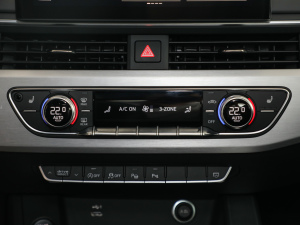 2021��Cabriolet 45 TFSI quattro ���x�Ӹ��� ���{�{��