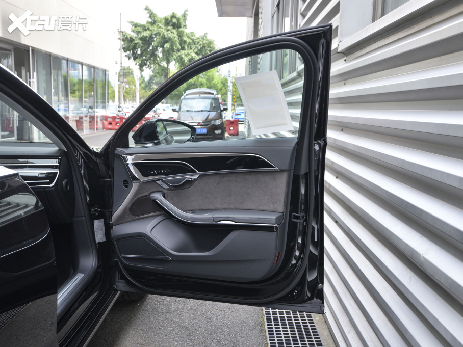 2021WA8Դ 60 TFSIe quattro