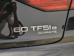 202160 TFSIe quattro ^