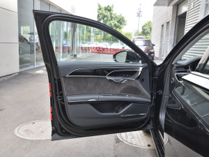 202160 TFSIe quattro {λ܇T