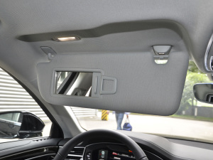 202160 TFSIe quattro ꖰ壨