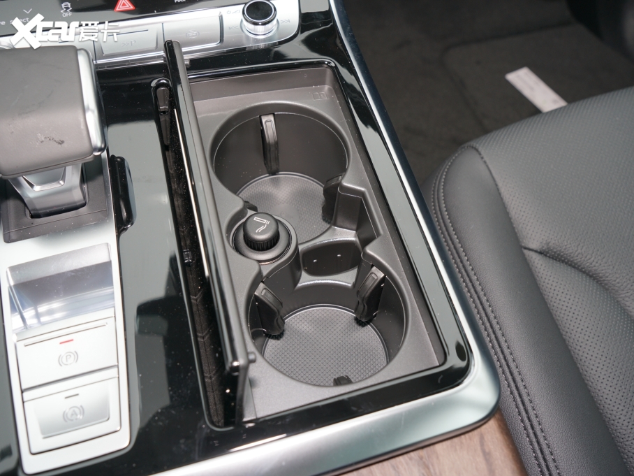 2022��?yu��n)W��Q7 55 TFSI quattro S line�\(y��n)��(d��ng)��