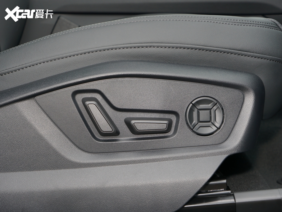 2022��W��Q7 55 TFSI quattro S line�\����