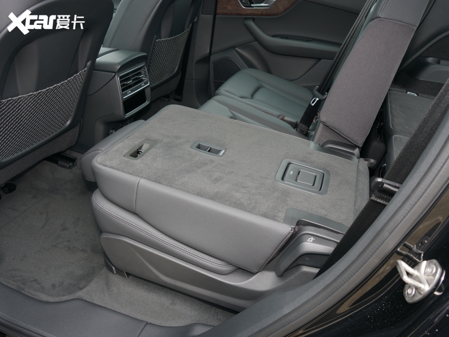 2022��W��Q7 55 TFSI quattro S line�\����