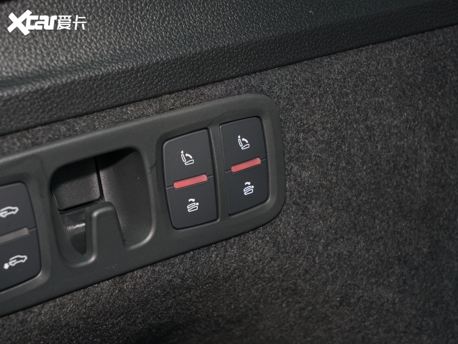 2022��W��Q7 55 TFSI quattro S line�\����