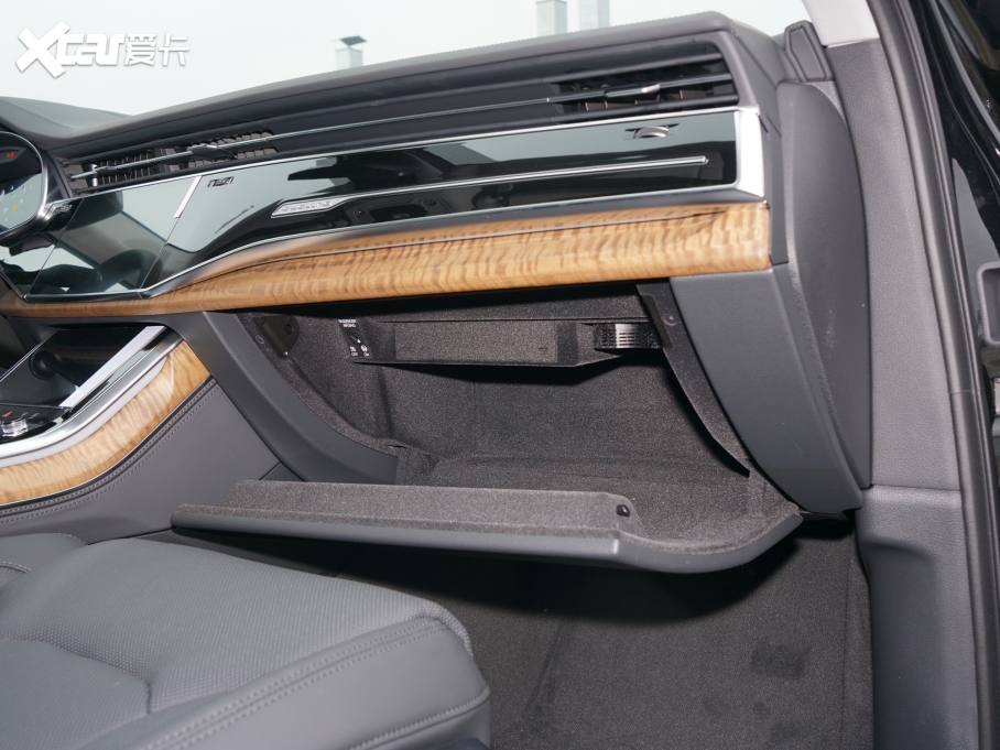 2022?yun)WQ7 55 TFSI quattro S lineF