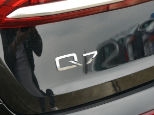 202255 TFSI quattro S line\ ^