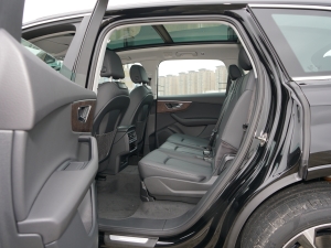 202255 TFSI quattro S line\ ſg