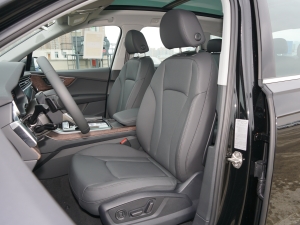 202255 TFSI quattro S line\ {