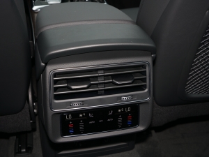 202255 TFSI quattro S line\ п؅^(q)