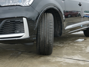 202255 TFSI quattro S lineF ^