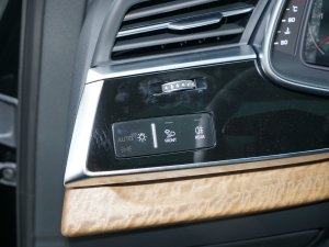 202255 TFSI quattro S lineF п؅^