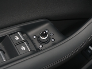 202255 TFSI quattro S lineF п؅^