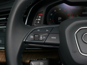 202255 TFSI quattro S lineѩ\Ӱ п؅^