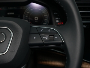 202255 TFSI quattro S lineѩ\Ӱ п؅^