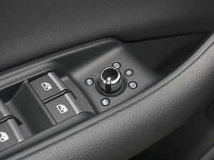 202255 TFSI quattro S lineѩ\Ӱ п؅^