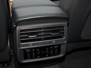 202255 TFSI quattro S lineѩ\Ӱ п؅^