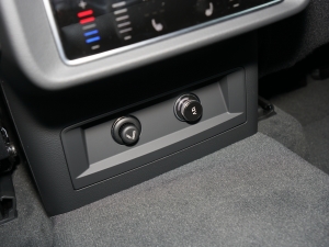 202255 TFSI quattro S lineѩ\Ӱ п؅^