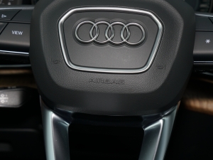 202255 TFSI quattro S lineѩ\Ӱ п؅^