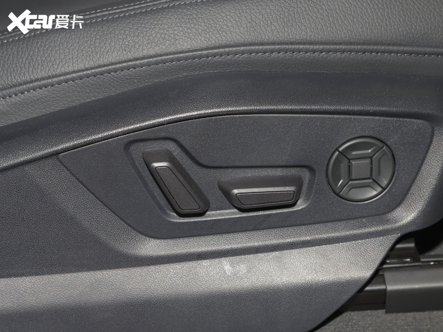 2022��W��Q8 45 TFSI ���x�Ӹ���