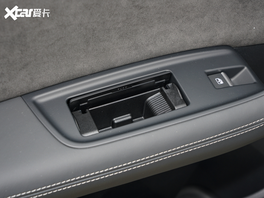 2022��W��Q8 55 TFSI ��ѩ�\�Ӱ�